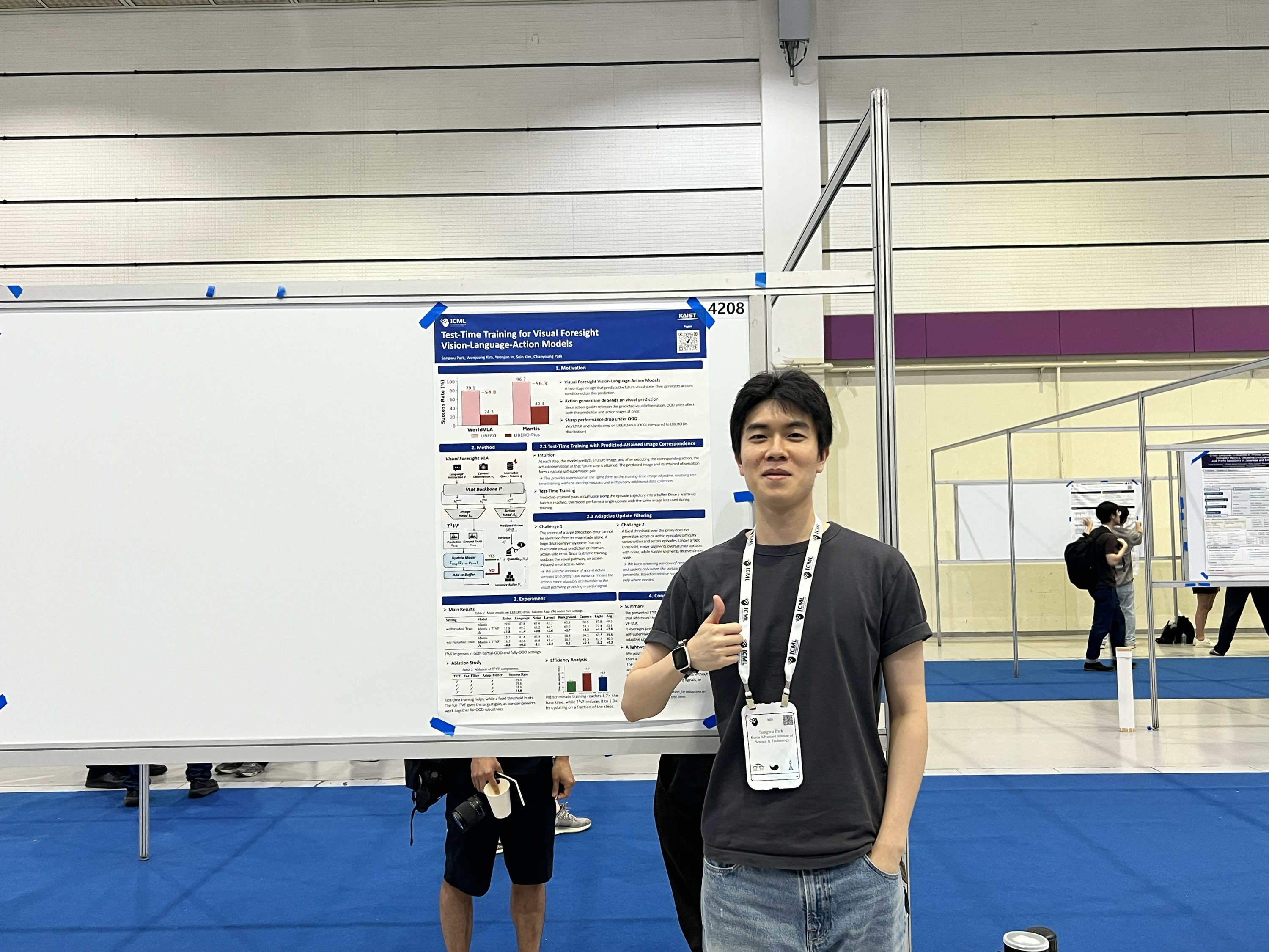 Sangwu gives a poster presentation