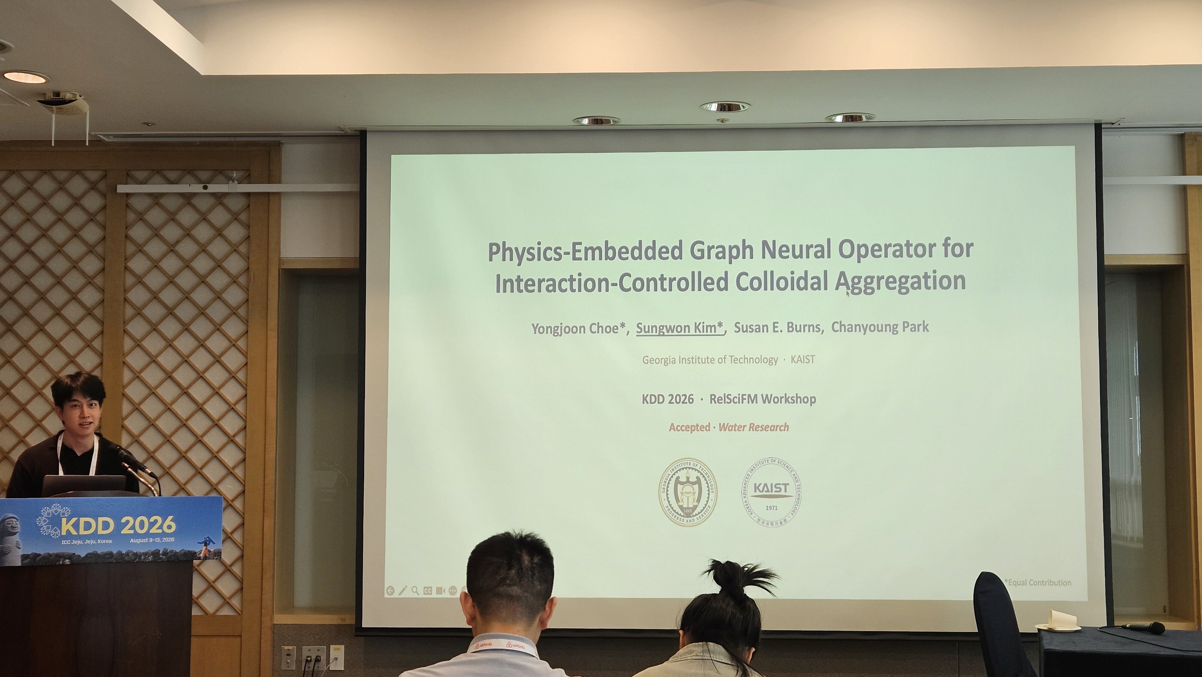 Sungwon gives an oral presentation